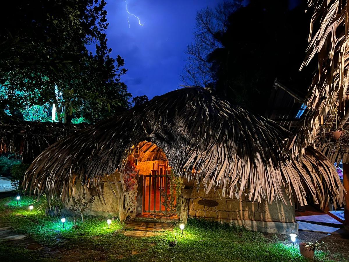 Hasthi Safari Cottage Udawalawe Eksteriør bilde